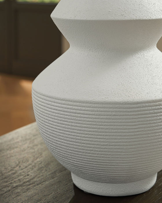 Naveen - Vase